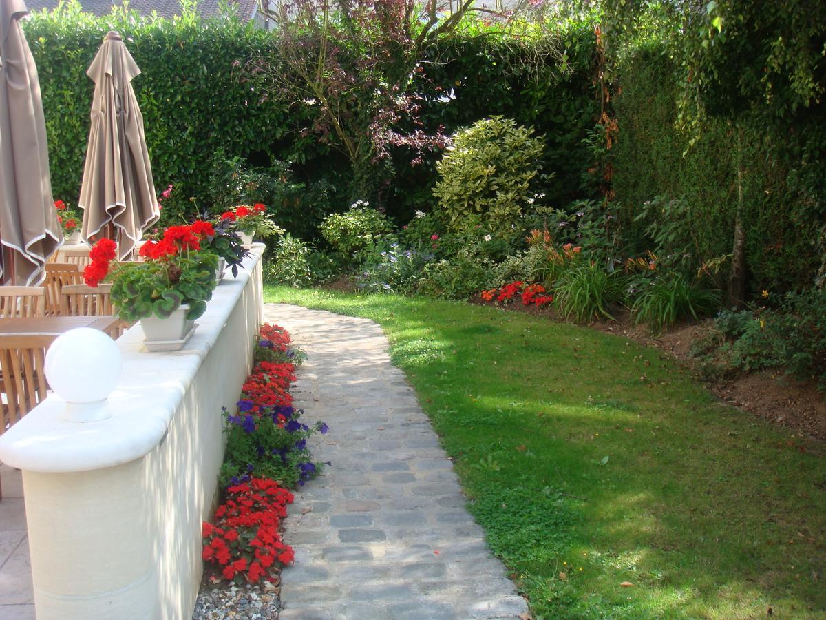 Hotel Logis Hotel-restaurant Les Airelles 2*